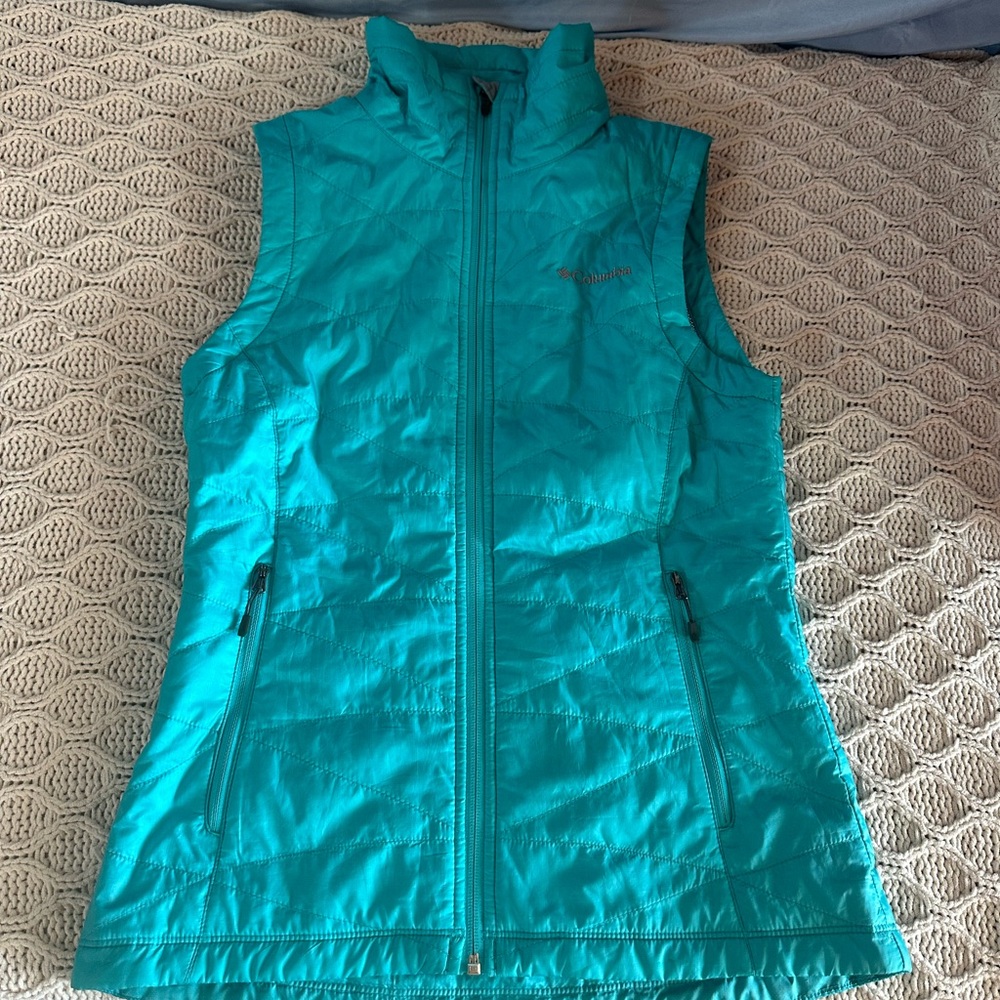 Columbia Aqua Blue Vest with Omni-Heat